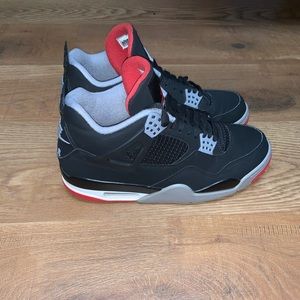 Jordan 4 bred ( size 9.5)